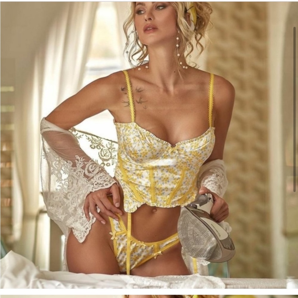 For Love & Lemons Daffodil 2 PIECE SET ☀️